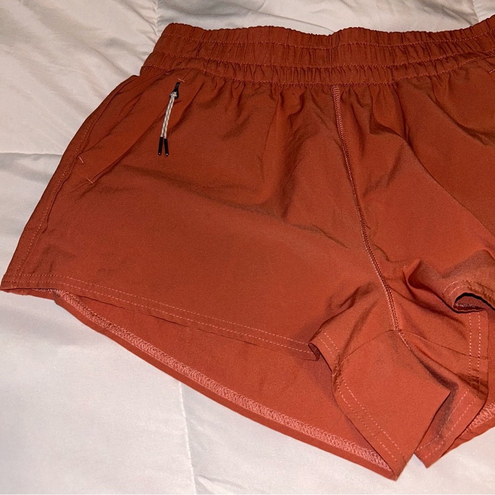 Vuori Dash Shorts - Picture 3 of 11